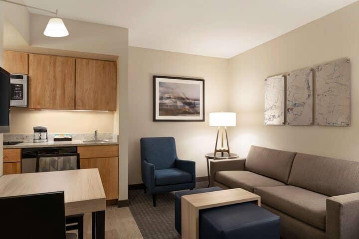 Room 16 of 48