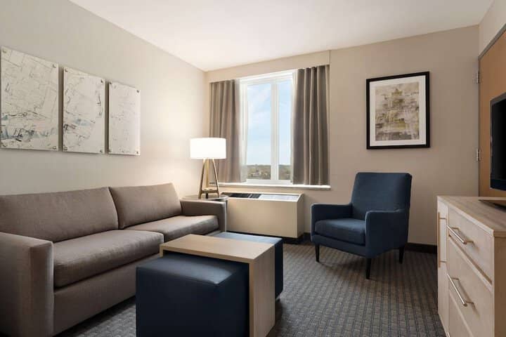 Room 17 of 48